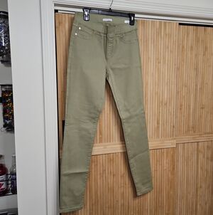 Amazon Essentials Women's Light Sage Green Jeggings